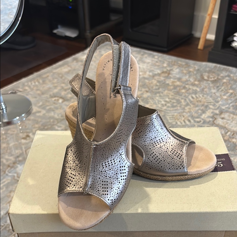 CLARKS.RALENE SHEEN.DARK TAN SUEDE DAIM B RUN  FONCE